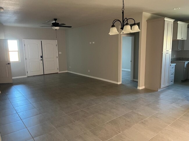 10615 E 45th Pl in Yuma, AZ - Building Photo - Building Photo