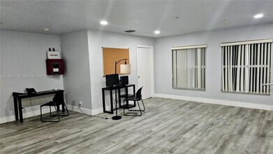 2953 NW 10th Ct in Fort Lauderdale, FL - Building Photo - Building Photo