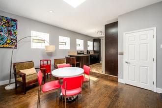 1646 W Blackhawk St in Chicago, IL - Building Photo - Building Photo