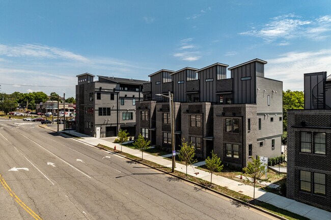 2000 S Hamilton Rd in Nashville, TN - Building Photo - Building Photo