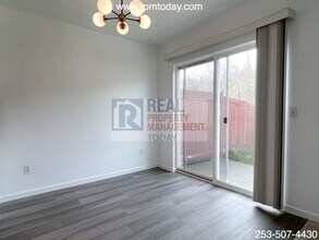 334 Tacoma Blvd S in Pacific, WA - Building Photo - Building Photo