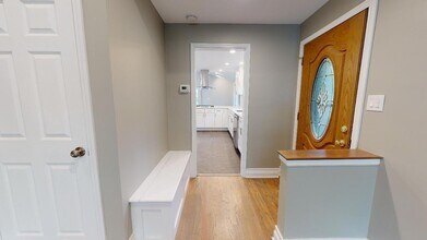 1366 Cavell Ave in Highland Park, IL - Building Photo - Building Photo