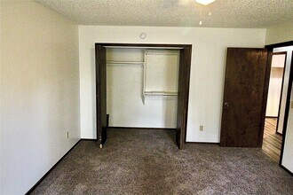 312 Falcon Ct in Norman, OK - Building Photo - Building Photo