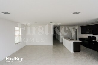 1141 Crestview Dr in Hutchins, TX - Foto de edificio - Building Photo