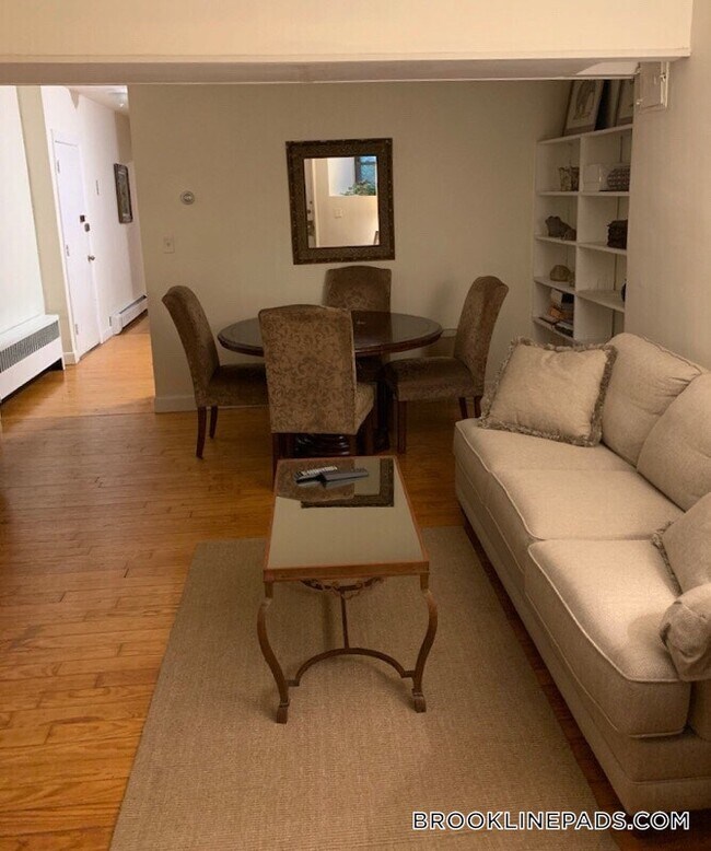 1728 Beacon St in Brookline, MA - Building Photo - Building Photo