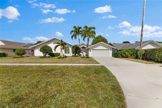 2467 Pinewoods Cir in Naples, FL - Building Photo - Building Photo