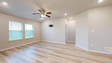 2148 Chief St in Bryan, TX - Foto de edificio - Building Photo