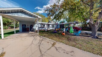 451 Loveridge Dr in Moab, UT - Building Photo