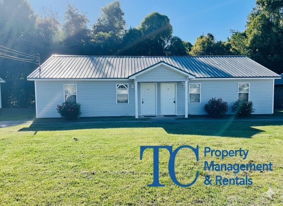 15-17-17 Lennon Cove in Jackson, TN - Building Photo