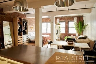Spacious LOFT in Williamsburg! in Brooklyn, NY - Building Photo - Building Photo