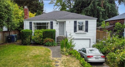 9521 12th Ave NW in Seattle, WA - Foto de edificio - Building Photo