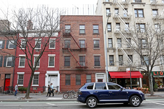 453 Hudson St in New York, NY - Building Photo - Building Photo