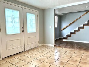 305 E Hanna Ave in Tampa, FL - Building Photo - Building Photo