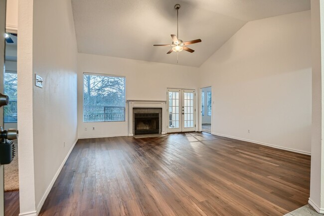 2103 Cervin Blvd in Austin, TX - Building Photo - Building Photo