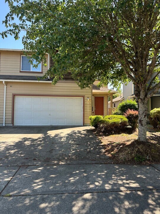 8043 26th Ave SE in Lacey, WA - Building Photo