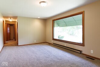 923 Hattie Dr in Anderson, IN - Building Photo - Building Photo