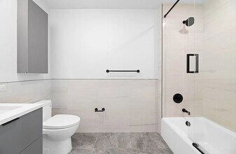 215 E 124th St in New York, NY - Building Photo - Building Photo