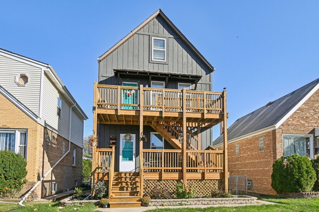 5017 N Meade Ave in Chicago, IL - Building Photo