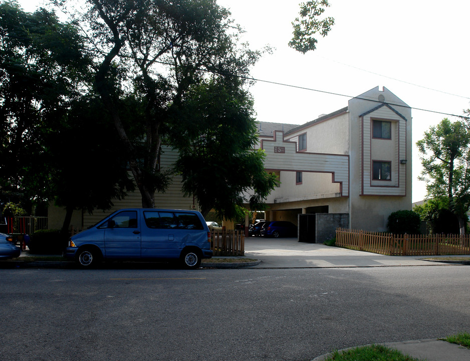 966 5th Ave in Upland, CA - Building Photo