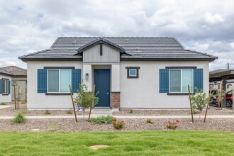 Avilla Vista Norte in Phoenix, AZ - Foto de edificio - Building Photo