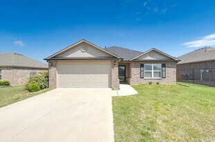 1904 Timber Dale Dr in Shawnee, OK - Building Photo