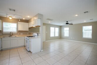 9038 McGallion Rd in Houston, TX - Building Photo - Building Photo