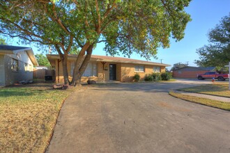 5002 16th St in Lubbock, TX - Building Photo - Building Photo