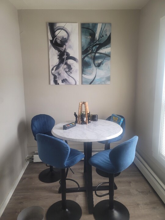 232 Elm St, Unit Apt 2 in Holyoke, MA - Building Photo