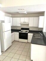 4540 SW 37th Ln, Unit B