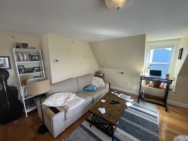 206 Summer St, Unit 2 in Somerville, MA - Foto de edificio - Building Photo