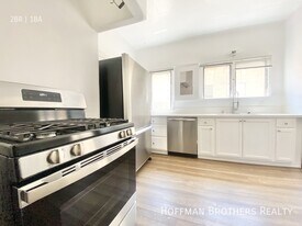 362 1/2 N Sierra Bonita Ave in Los Angeles, CA - Building Photo