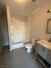 165 N 18th St in East Orange, NJ - Building Photo - Building Photo