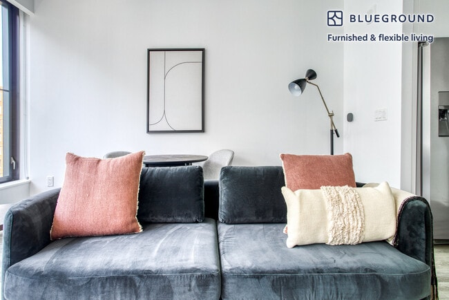 949 1st St SE, Unit FL10-ID303 in Washington, DC - Foto de edificio - Building Photo