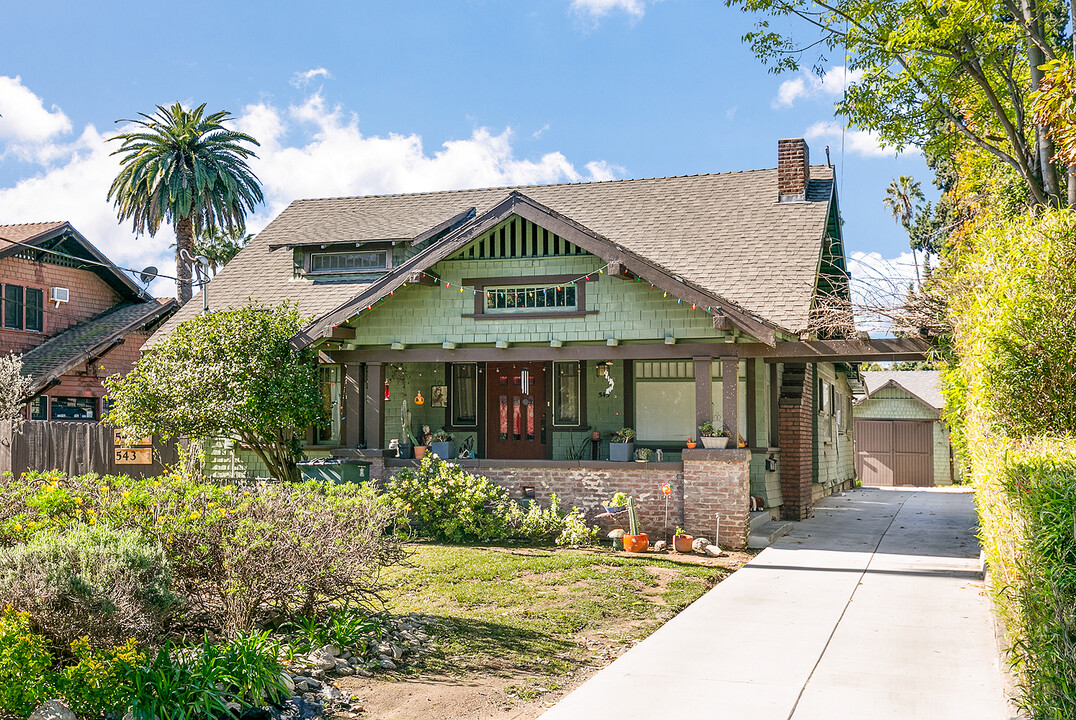 545 N Oakland Ave in Pasadena, CA - Building Photo