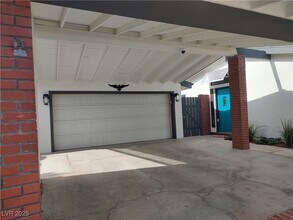 3221 Sombrero Cir in Las Vegas, NV - Building Photo - Building Photo