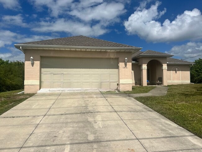 12516 Willmington Blvd in Port Charlotte, FL - Building Photo - Building Photo