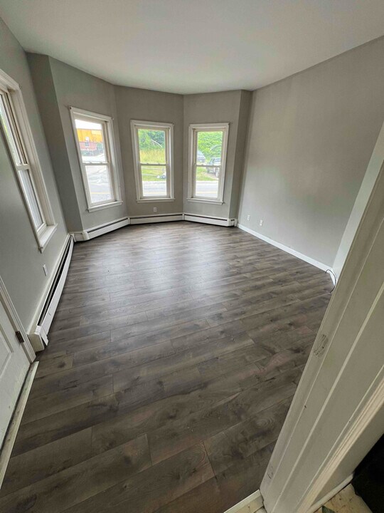 134 York St in Berlin, NH - Building Photo