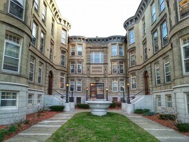 1685 Beacon St, Unit 2 in Brookline, MA - Building Photo