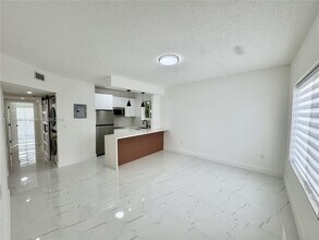 421 NW 13th Ave-Unit -B in Miami, FL - Building Photo - Building Photo