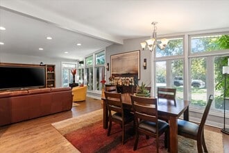 747 LeClaire Ave in Wilmette, IL - Foto de edificio - Building Photo
