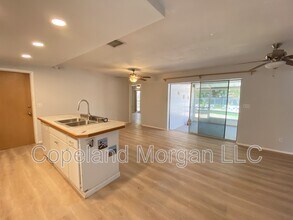 1020 Orangeview Dr in Largo, FL - Building Photo - Building Photo
