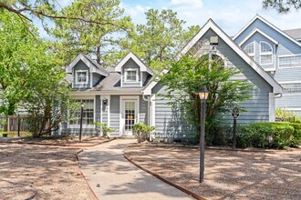 Pine Lake Village in Houston, TX - Building Photo - Building Photo
