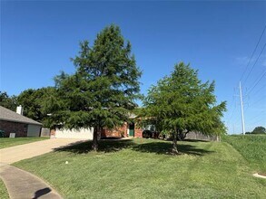 3725 Beatriz Dr in Denton, TX - Building Photo - Building Photo