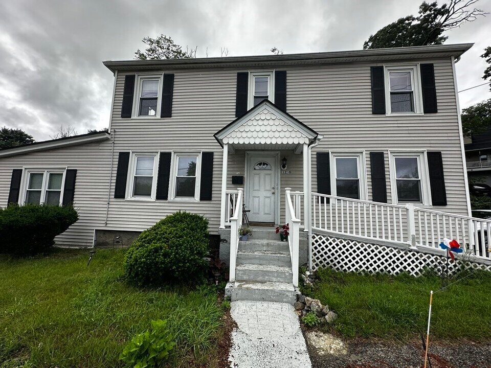 1230 Grafton St, Unit 2 in Worcester, MA - Building Photo