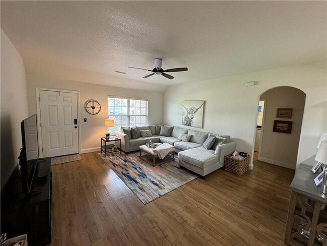 5214 W Cross Creek Blvd in Rogers, AR - Building Photo - Building Photo