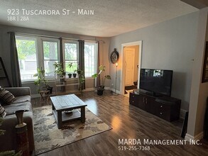 923 Tuscarora St in Windsor, ON - Building Photo - Building Photo