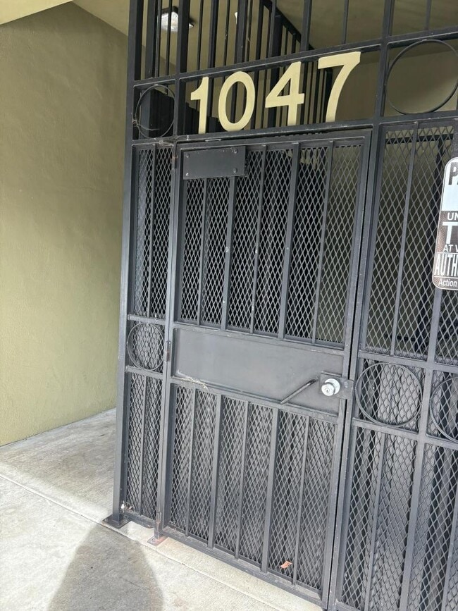 1047 El Camino Real in Menlo Park, CA - Building Photo - Building Photo