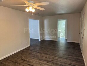 1719 Schley Ave in San Antonio, TX - Building Photo - Building Photo