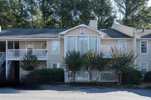 602 Augusta Dr in Marietta, GA - Building Photo