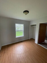 1082 W Juliah Ave in Flint, MI - Building Photo - Building Photo